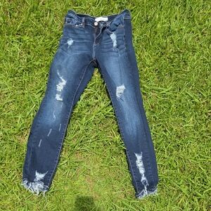 KanCan Estilo Skinny Jeans with Distressed Details Size 27/7